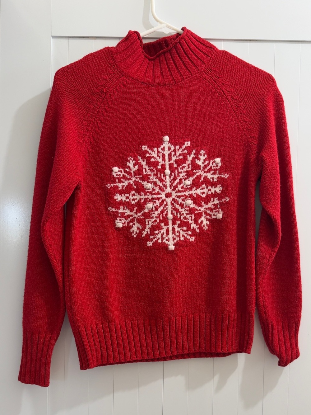 Red Snowflake Knit Sweater - Women's Classic Holiday Pullover